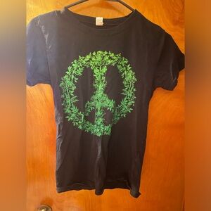 Black and green leaf piece sign T shirt